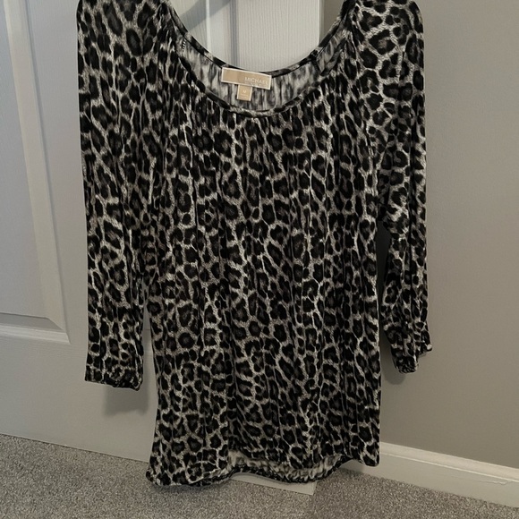 Michael Kors Tops - Michael Kors Leopard Print Women's Top Size M EUC